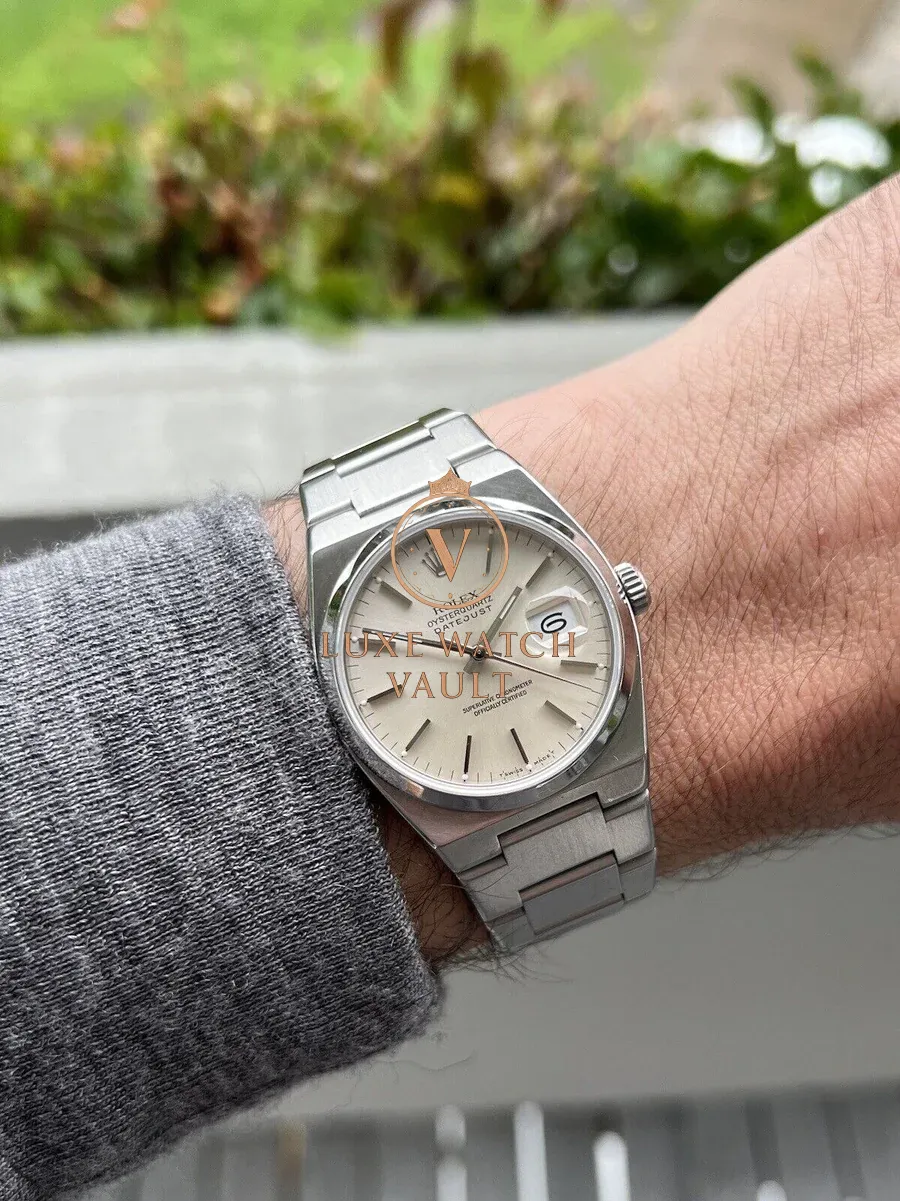 Rolex Datejust Oysterquartz 17000 R-Serial - Serviced with Box and Papers - Image 4