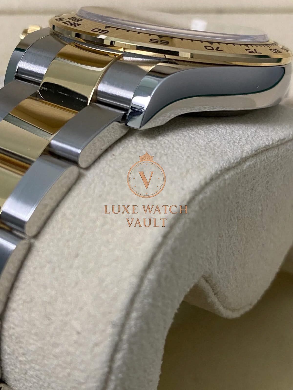 Yellow Gold Rolesor Cosmograph Daytona - Image 8