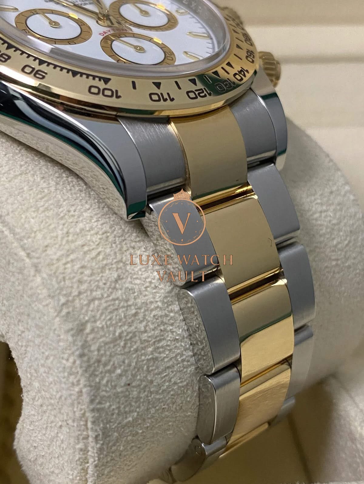 Yellow Gold Rolesor Cosmograph Daytona - Image 9